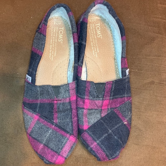 Toms - Picture 1 of 3